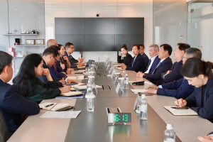 拜特雷克控股公司与中国最大的可再生能源投资者举行会晤