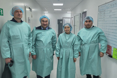 Сотрудники KazakhExport посетили казахстанскую фармкомпанию "Dolce-Pharm"