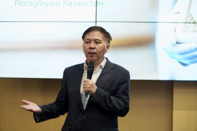 哈萨克斯坦出口信贷署举办新宪法宣讲专题培训会